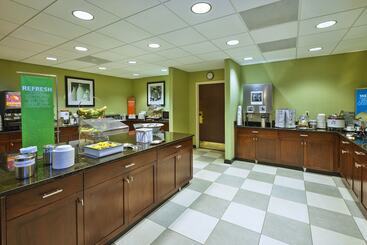 هتل Hampton Inn & Suites Providence/warwickairport