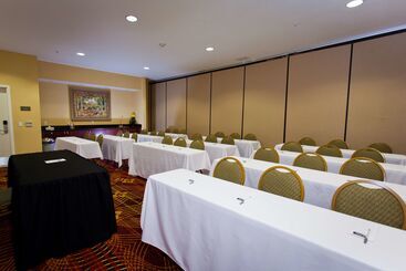 هتل Hampton Inn & Suites Sacramentocal Expo