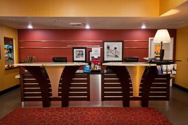 هتل Hampton Inn & Suites Sacramentocal Expo