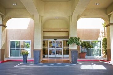 هتل Hampton Inn & Suites Sacramentocal Expo