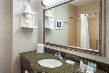 هتل Hampton Inn & Suites Texarkana