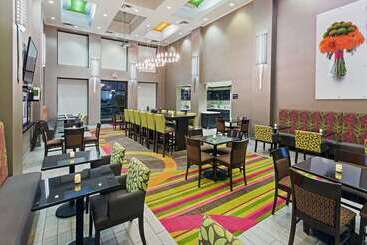 هتل Hampton Inn & Suites Tulsa Woodland Hills 71st Memorial