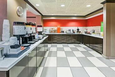 هتل Hampton Inn & Suites Tulsa Woodland Hills 71st Memorial