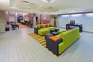 هتل Hampton Inn & Suites Tulsa Woodland Hills 71st Memorial