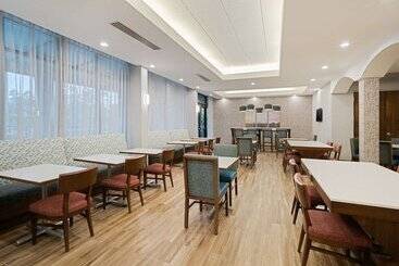 هتل Hampton Inn West Palm Beach Florida Turnpike