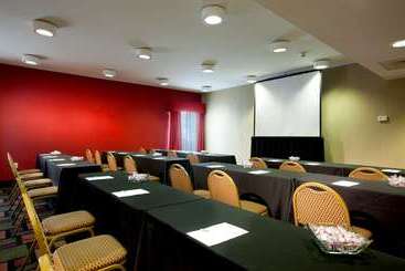 هتل Hampton Inn Woodbridge