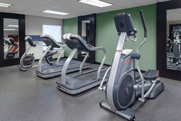 هتل Hampton Inn Woodbridge