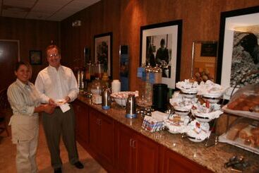 هتل Hampton Inn Woodbridge