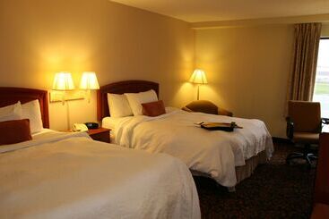 هتل Hampton Inn Woodbridge