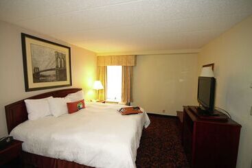 هتل Hampton Inn Woodbridge