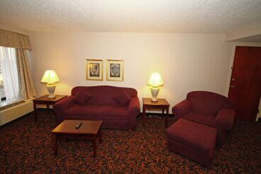 هتل Hampton Inn Woodbridge