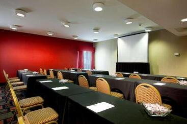 هتل Hampton Inn Woodbridge
