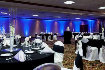 هتل Hampton Inn Woodbridge