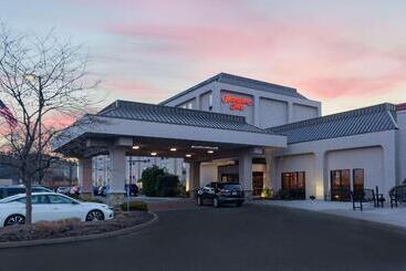 هتل Hampton Inn Woodbridge