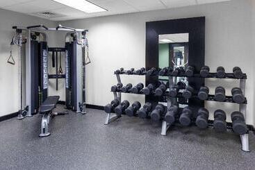 هتل Hampton Inn Woodbridge