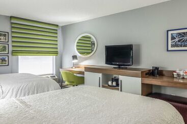 هتل Hampton Inn Youngstown North