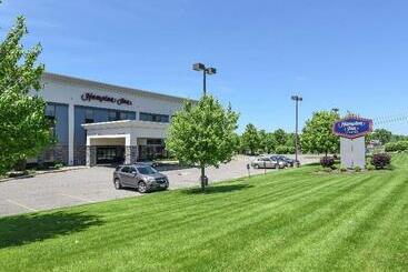 هتل Hampton Inn Youngstown North