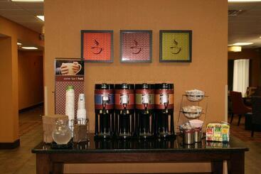 هتل Hampton Inn Youngstown North