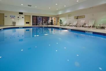 هتل Hampton Inn Youngstown North