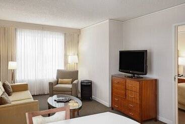 Intercontinental Suites Hotel Cleveland, An Ihg