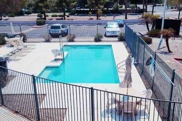 هتل Intown Suites Extended Stay Phoenix Az   Gilbert