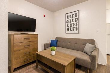 هتل Intown Suites Extended Stay Phoenix Az   Gilbert