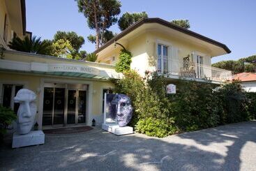 هتل Jr Resort Logos Forte Dei Marmi