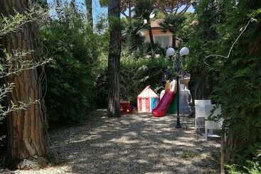 هتل Jr Resort Logos Forte Dei Marmi