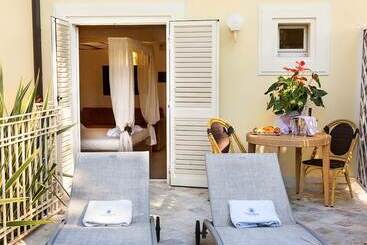 هتل Jr Resort Logos Forte Dei Marmi
