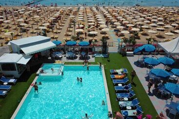 هتل Marina