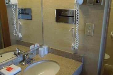 هتل Red Carpet Inn Syracuse Airport