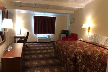 هتل Red Carpet Inn Syracuse Airport