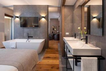 Sport Village Hotel & Spa