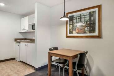 هتل Suburban Studios Lakeland North I4