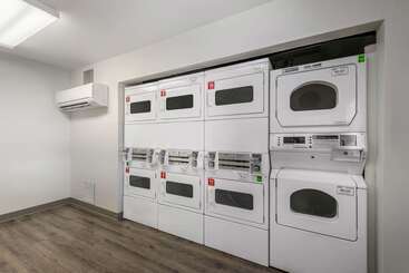 هتل Suburban Studios Lakeland North I4