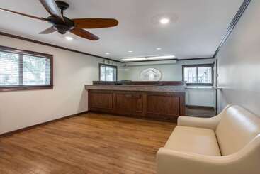 هتل Suburban Studios Lakeland North I4