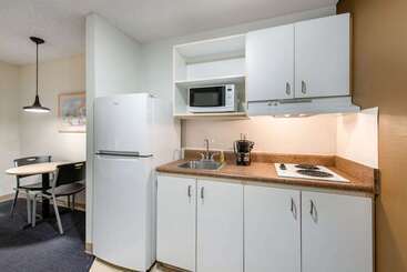 هتل Suburban Studios Lakeland North I4
