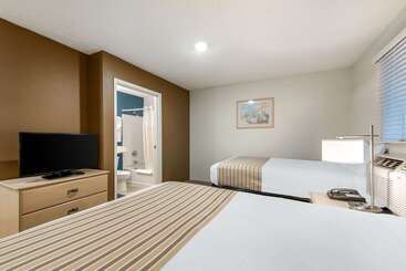 هتل Suburban Studios Lakeland North I4