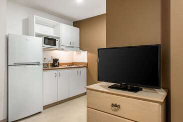 هتل Suburban Studios Lakeland North I4