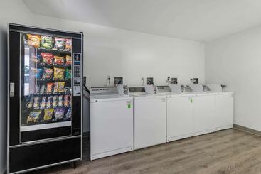 هتل Suburban Studios Lakeland North I4