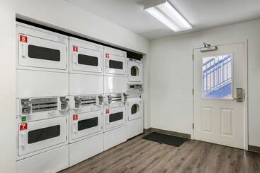 هتل Suburban Studios Lakeland North I4
