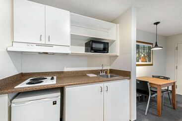 هتل Suburban Studios Lakeland North I4