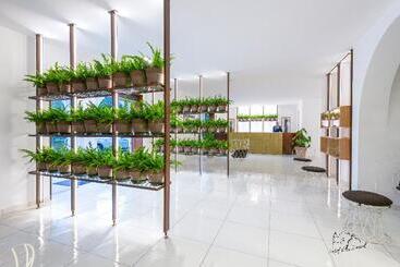 هتل Villa Durrueli Resort & Spa