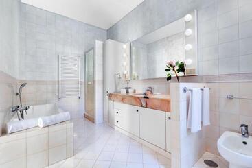 هتل Villa Oriana Relais