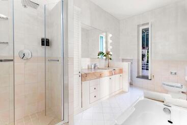 هتل Villa Oriana Relais