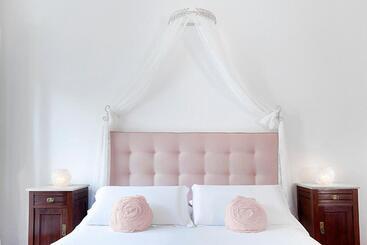 هتل Villa Oriana Relais