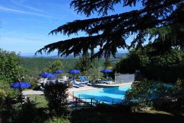 هتل Villa Sant Uberto Country Inn