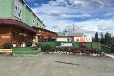 هاستل Kluane Park Inn
