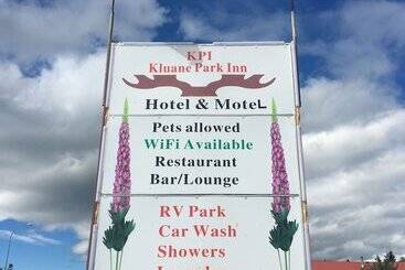 هاستل Kluane Park Inn