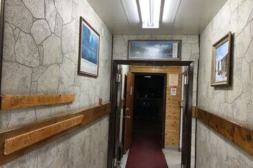 هاستل Kluane Park Inn